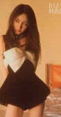 杨幂慵懒气质夏日复古写真大秀纤腰线条感登杂志美照