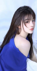 浅粉白皙大长腿少女蓝色三角裤穿搭室内慵懒写真照