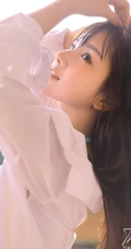 好可爱的碎花小肩带，清新夏日女生居家小碎花家居服温柔气质写真美图欣赏