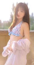 好可爱的碎花小肩带，清新夏日女生居家小碎花家居服温柔气质写真美图欣赏