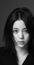欧阳娜娜秀发遮脸黑白艺术写真照图片