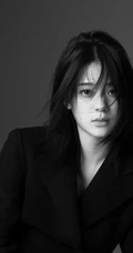 欧阳娜娜秀发遮脸黑白艺术写真照图片