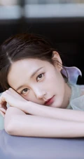 李一桐薄纱绿裙着身灵动优雅户外写真图片