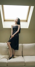 陈瑶暗黑房间静雅慵懒写真图片