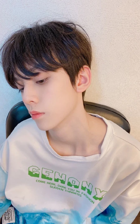 00后小帅哥左航，TF家族练习生左航精选写真，生活照图片