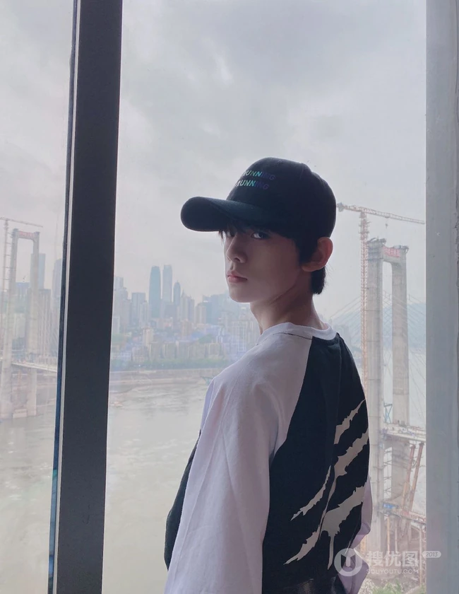 00后小帅哥左航，TF家族练习生左航精选写真，生活照图片