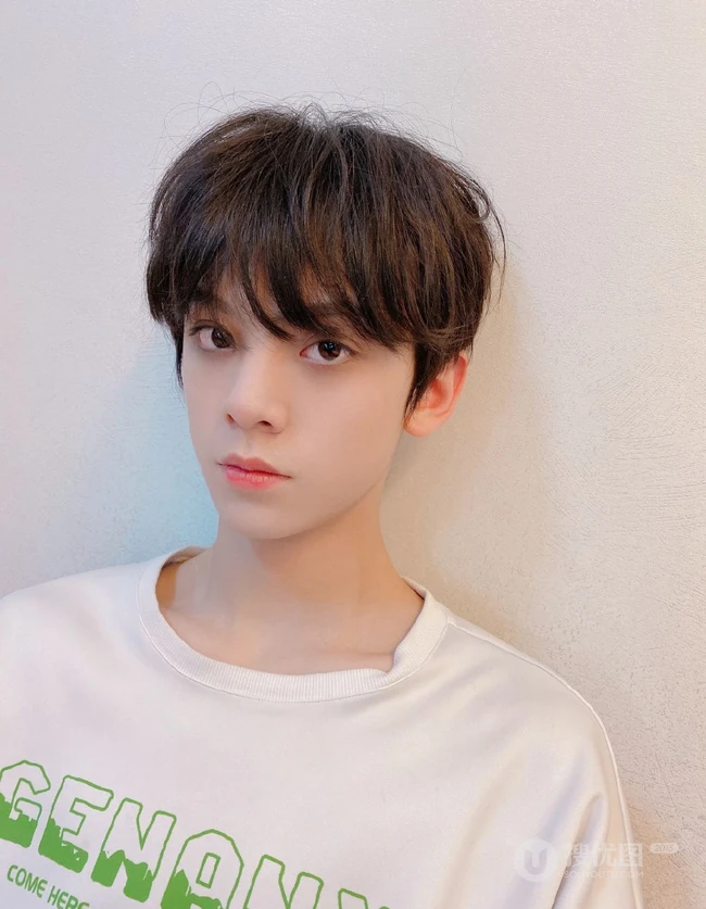 00后小帅哥左航，TF家族练习生左航精选写真，生活照图片