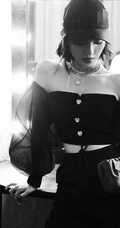 唐艺昕走气质风格全黑look写真，秀美肩锁骨，柔美魅力无法挡！