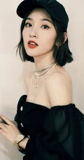 唐艺昕走气质风格全黑look写真，秀美肩锁骨，柔美魅力无法挡！