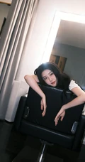 赵小棠微博晒8月8张图慵懒居家一个人悠闲写真生活照