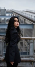 欧阳娜娜全黑西服套装着身化身酷女孩天台停车场写真靓照