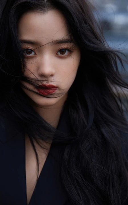 欧阳娜娜全黑西服套装着身化身酷女孩天台停车场写真靓照