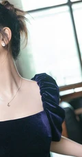 杨紫身着拼接公主裙化身文艺系少女钢琴前写真图片