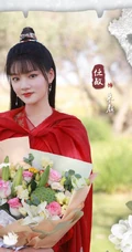 肖战、任敏主演古装剧《玉骨遥》空桑志杀青照，各主要演员手捧鲜花个人照片
