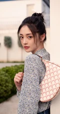 周洁琼小清新碎花衫牛仔裙穿搭夏日街头写真美照
