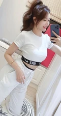 气质s型身材甜美气质鹅蛋脸台湾女生芯芯飞行制服、休闲装穿搭生活照图片