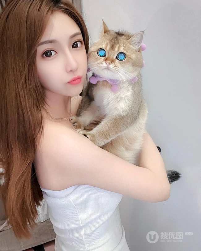 气质s型身材甜美气质鹅蛋脸台湾女生芯芯飞行制服、休闲装穿搭生活照图片