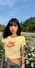 真正的水蛇腰，纤细线条精选短发少女气质紧身裤，紧身衣系列吸睛生活照片