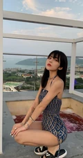 真正的水蛇腰，纤细线条精选短发少女气质紧身裤，紧身衣系列吸睛生活照片