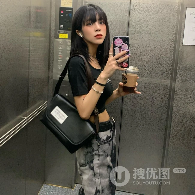 真正的水蛇腰，纤细线条精选短发少女气质紧身裤，紧身衣系列吸睛生活照片