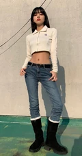 真正的水蛇腰，纤细线条精选短发少女气质紧身裤，紧身衣系列吸睛生活照片