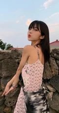 真正的水蛇腰，纤细线条精选短发少女气质紧身裤，紧身衣系列吸睛生活照片