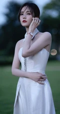 李一桐气质白色礼裙连衣裤穿搭傍晚街拍写真气质美照