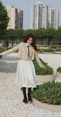欧阳娜娜可爱甜美穿搭在户外公园享受美好时光写真美照