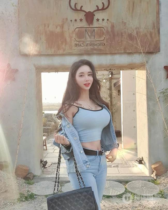 身形匀称超气质韩国网红女生模特精选气质写真，自拍，生活照图片集
