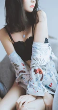 性感少女系列手机壁纸，2021年8月10精选少女手机壁纸杂图集