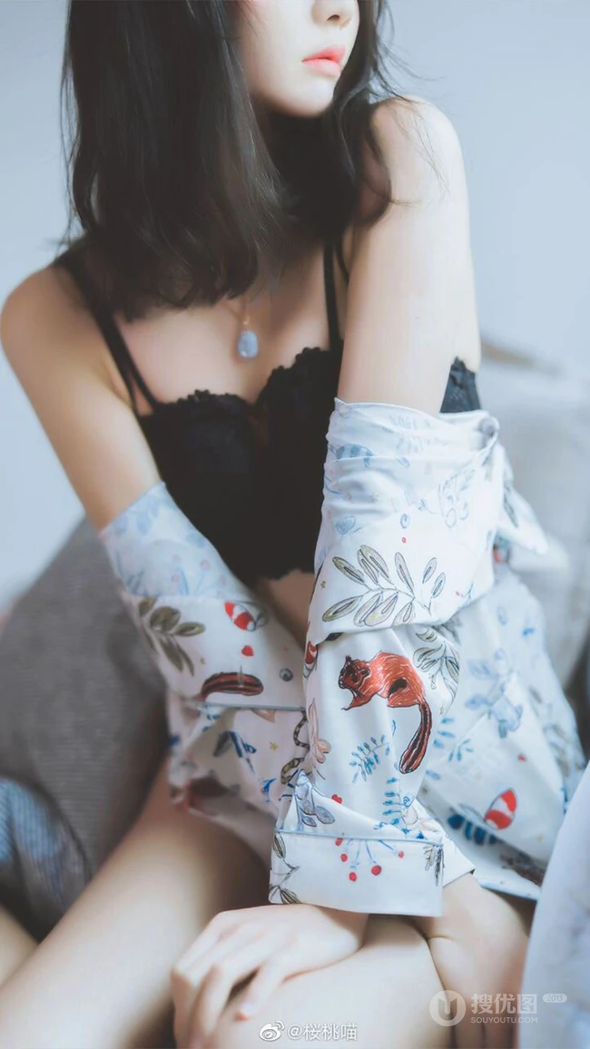 性感少女系列手机壁纸，2021年8月10精选少女手机壁纸杂图集