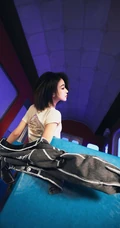 吴谨言气质明艳多套裙装，休闲装穿搭登杂志动人写真图片