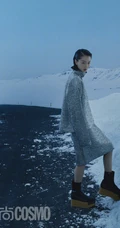 周冬雨化身雪中精灵，着各类时尚服饰在雪地中，展柔韧身姿杂志写真照