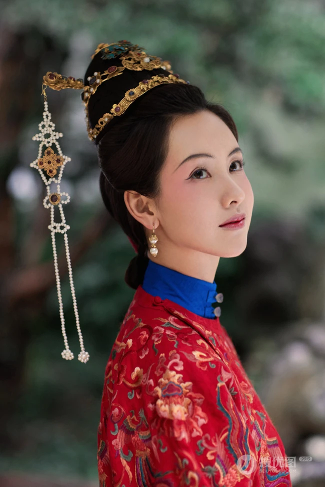 陈都灵古风玉楼春装扮优雅古典韵味十足写真图片