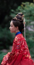 陈都灵古风玉楼春装扮优雅古典韵味十足写真图片