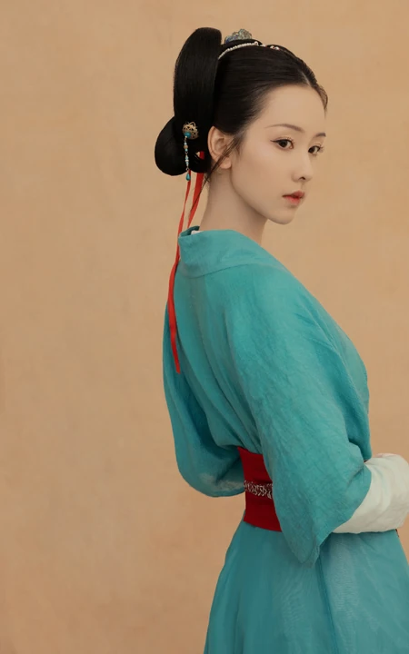 陈都灵古风侍女装扮，宛若画中人，古朴温雅气质写真美图