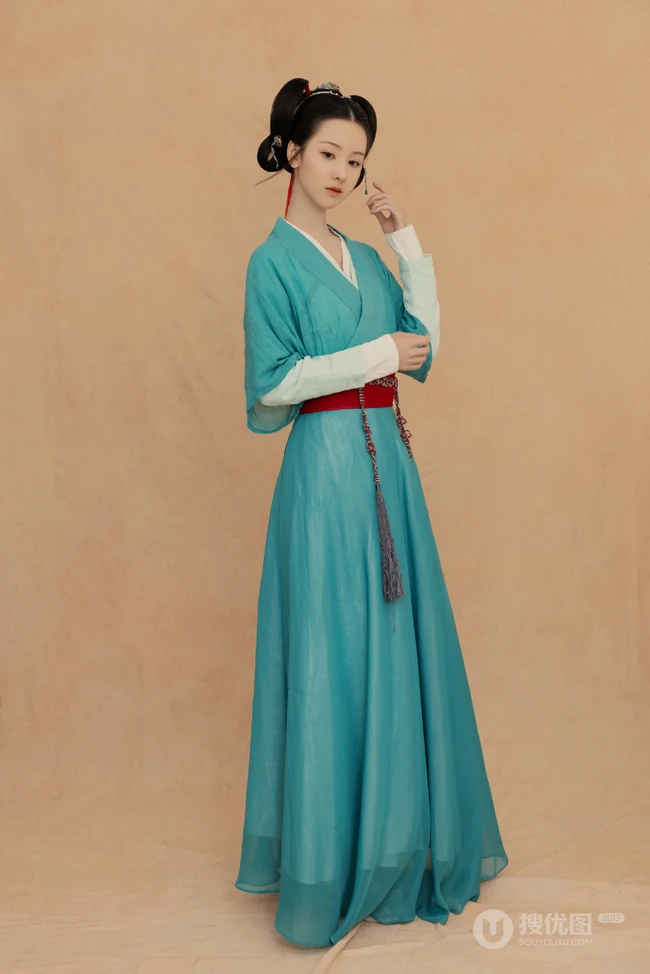 陈都灵古风侍女装扮，宛若画中人，古朴温雅气质写真美图