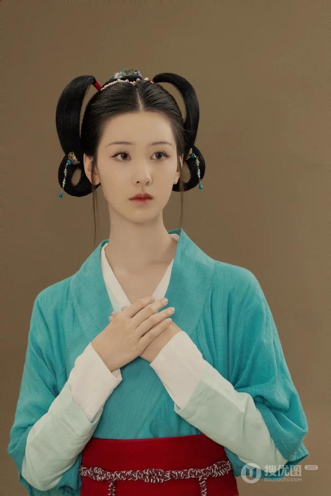 陈都灵古风侍女装扮，宛若画中人，古朴温雅气质写真美图