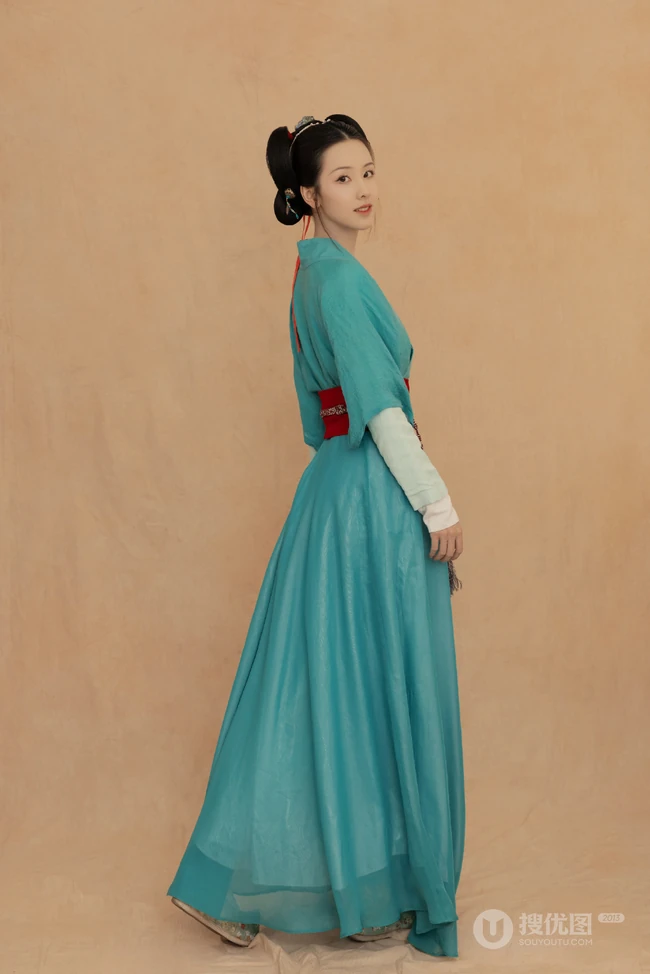 陈都灵古风侍女装扮，宛若画中人，古朴温雅气质写真美图