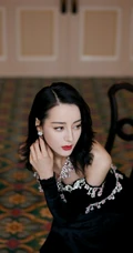 迪丽热巴高贵优雅深袜绒公主裙户外森系写真图片