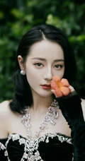 迪丽热巴高贵优雅深袜绒公主裙户外森系写真图片
