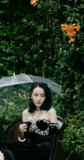 迪丽热巴高贵优雅深袜绒公主裙户外森系写真图片