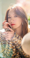 孟美岐复古精致套装着身时尚写真手机壁纸图片