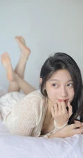 才感秋意，忽而处暑（秋老虎来了）苗条骨感夏日少女小碎花短裤室内写真美照