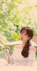 气质漂亮气质女生Lynn刘奕宁蕾丝肩带裙，cos装，紧身白裙等搭配不同袜装吸睛图集