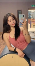 酷爱健身，身材超好的韩国女生气质运动装，休闲装，自拍生活照图集欣赏