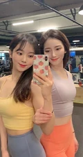 酷爱健身，身材超好的韩国女生气质运动装，休闲装，自拍生活照图集欣赏