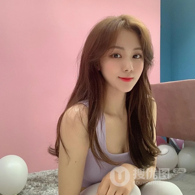 酷爱健身，身材超好的韩国女生气质运动装，休闲装，自拍生活照图集欣赏