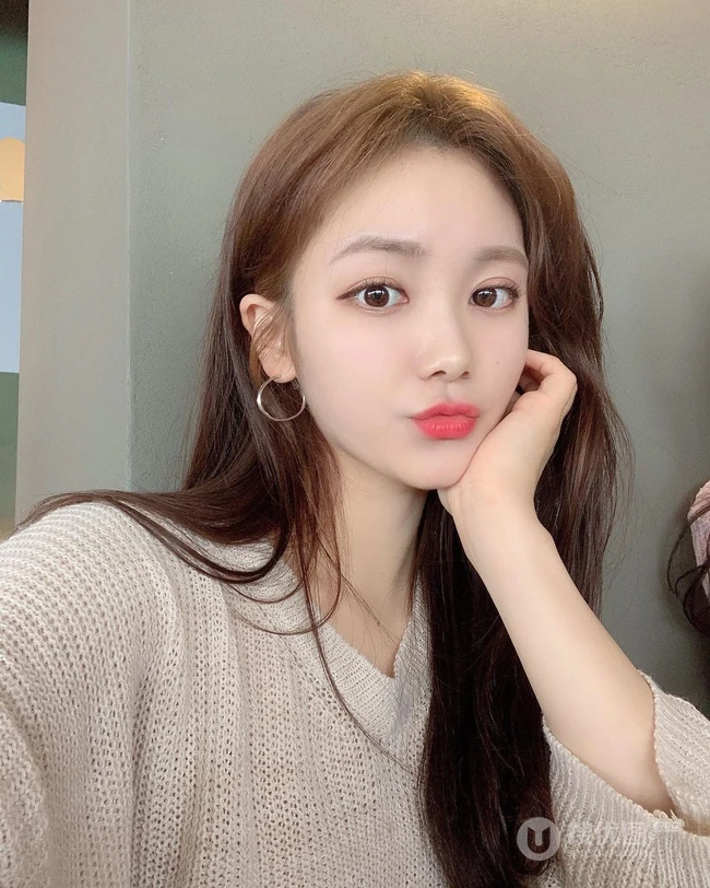 酷爱健身，身材超好的韩国女生气质运动装，休闲装，自拍生活照图集欣赏