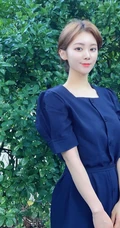 酷爱健身，身材超好的韩国女生气质运动装，休闲装，自拍生活照图集欣赏